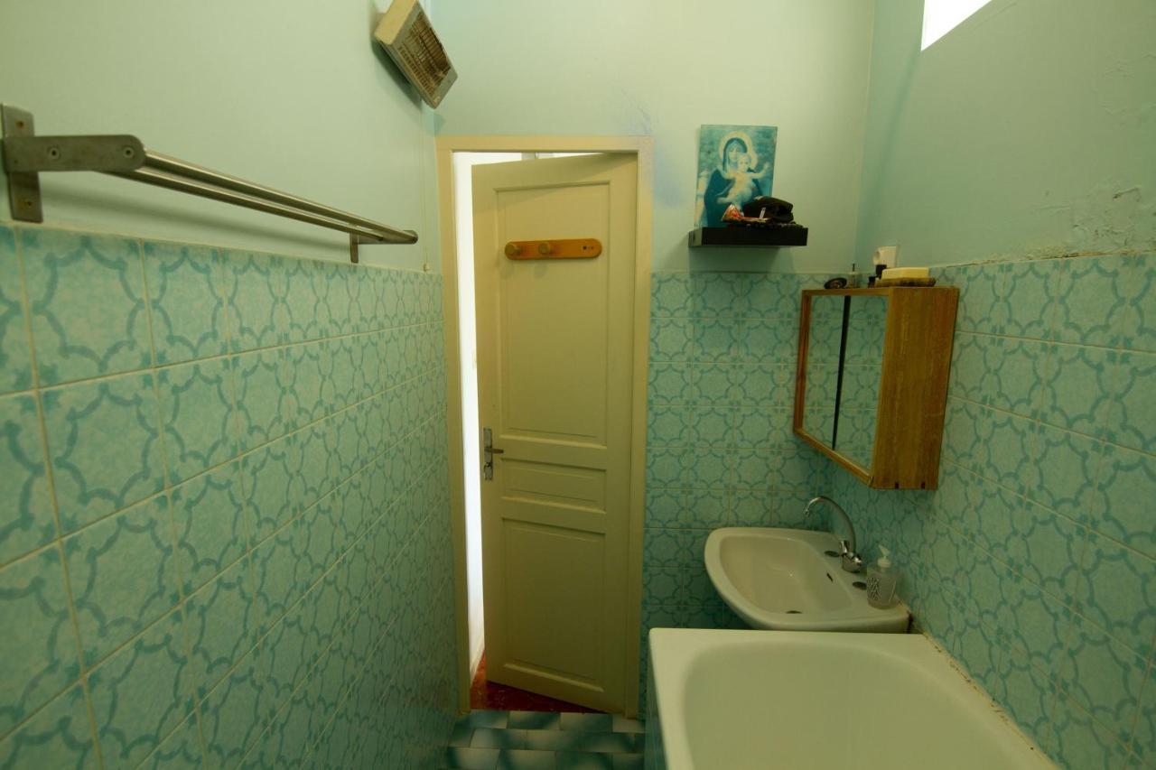 Jolie Chambre Dans Appartement Cosy En Plein Centre Marseille Exterior photo